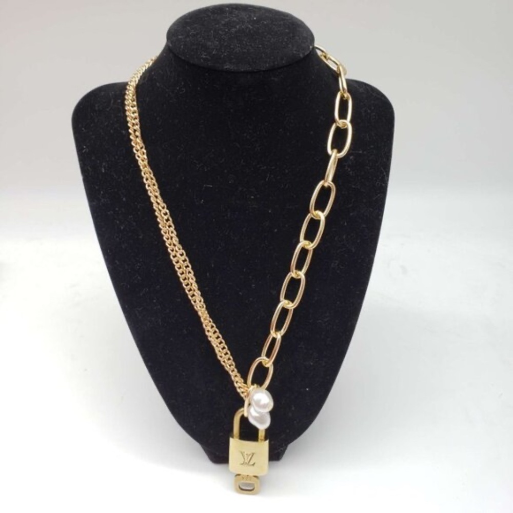 100% Auth Louis Vuitton Lock & Key with Unbranded Gold Plated Chain Necklace